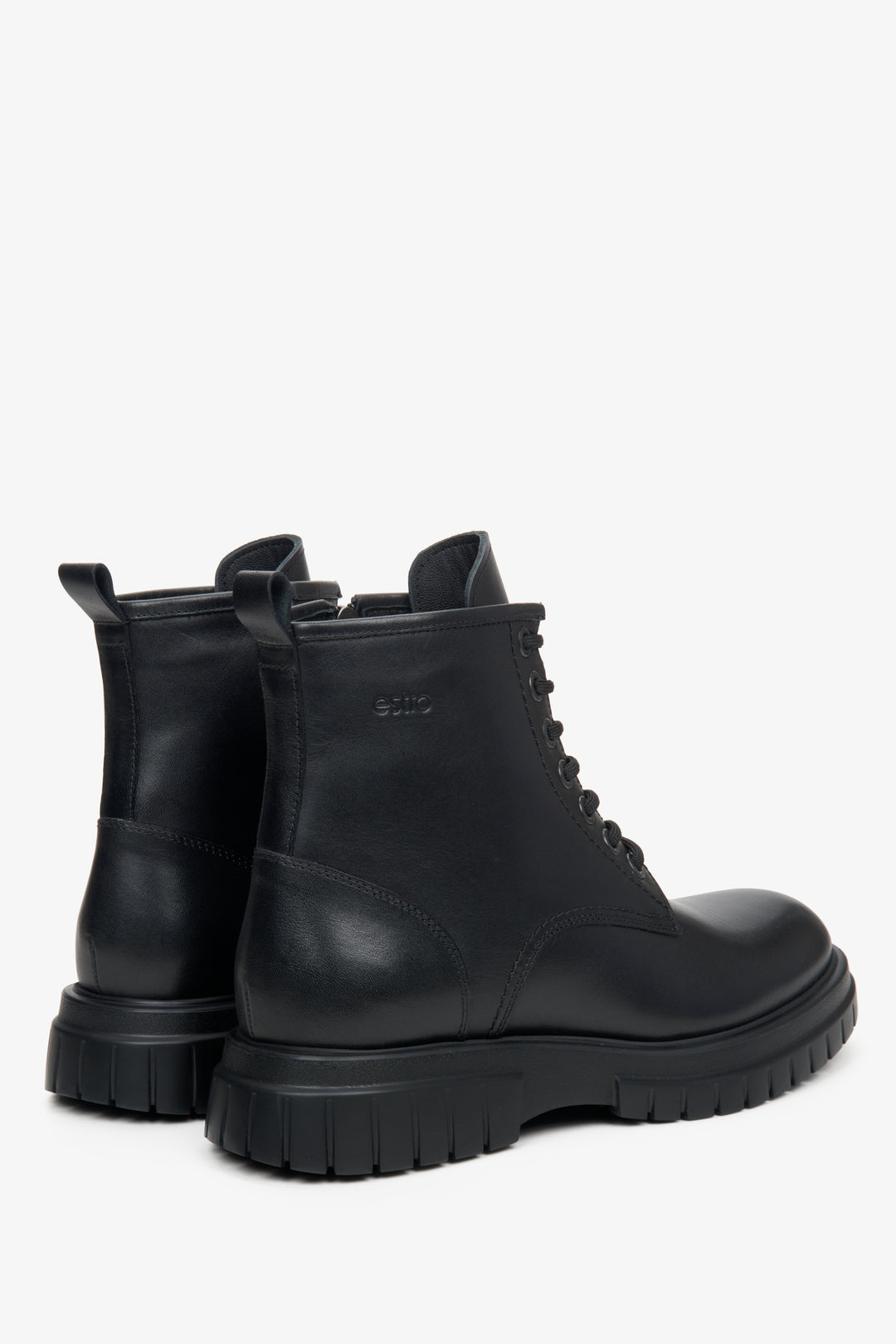 Men's  black leather winter ankle boots.