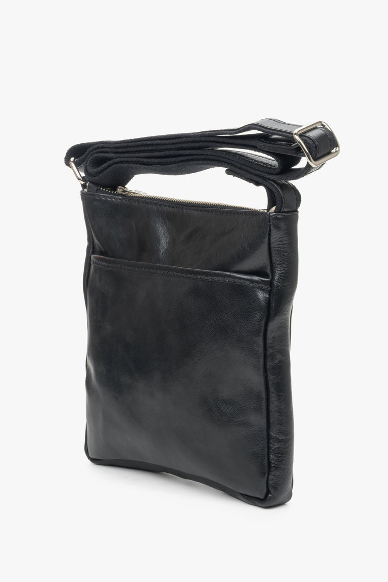 Men's bag made of genuine leather - side view.