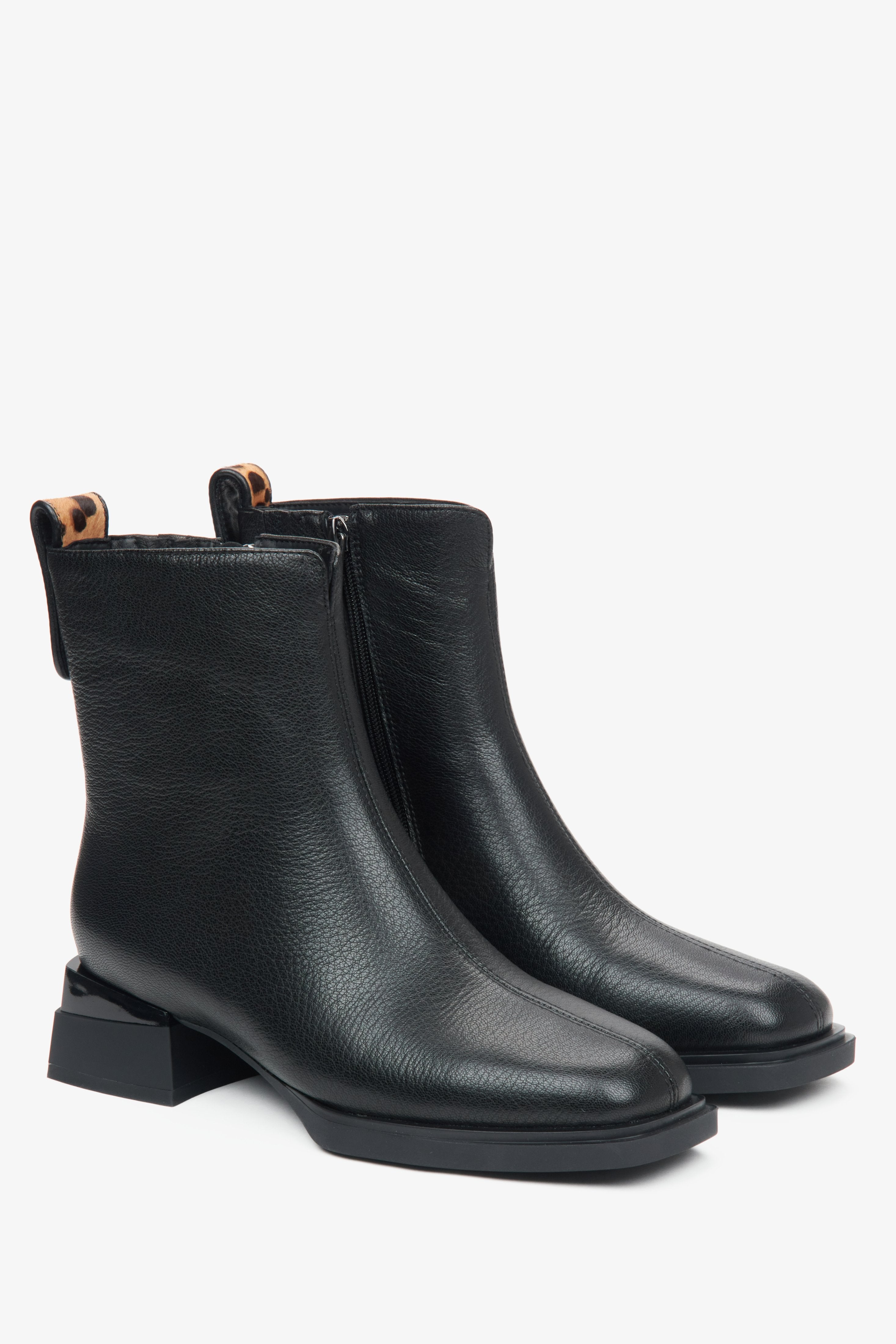 Black leather women's ankle boots with a low heel Estro.