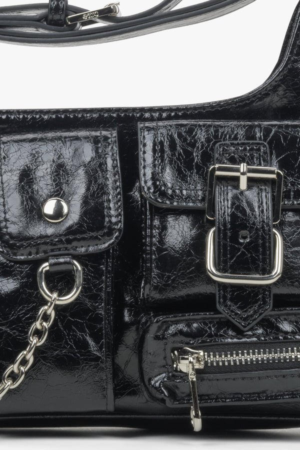 Women's black leather Estro shoulder bag - close-up on the details.