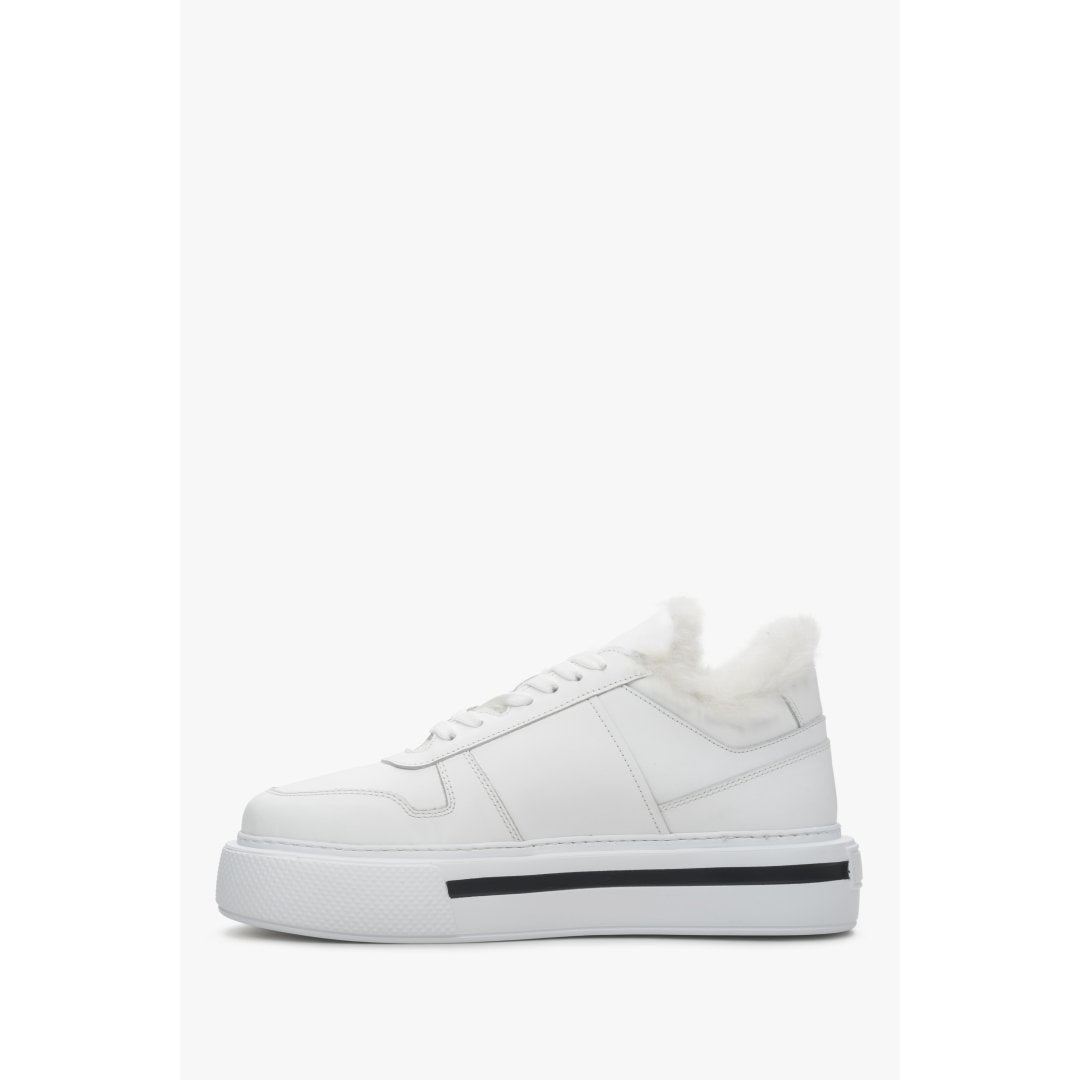 White winter women's leather sneakers with insulation by Estro - presentation of shoe profile.