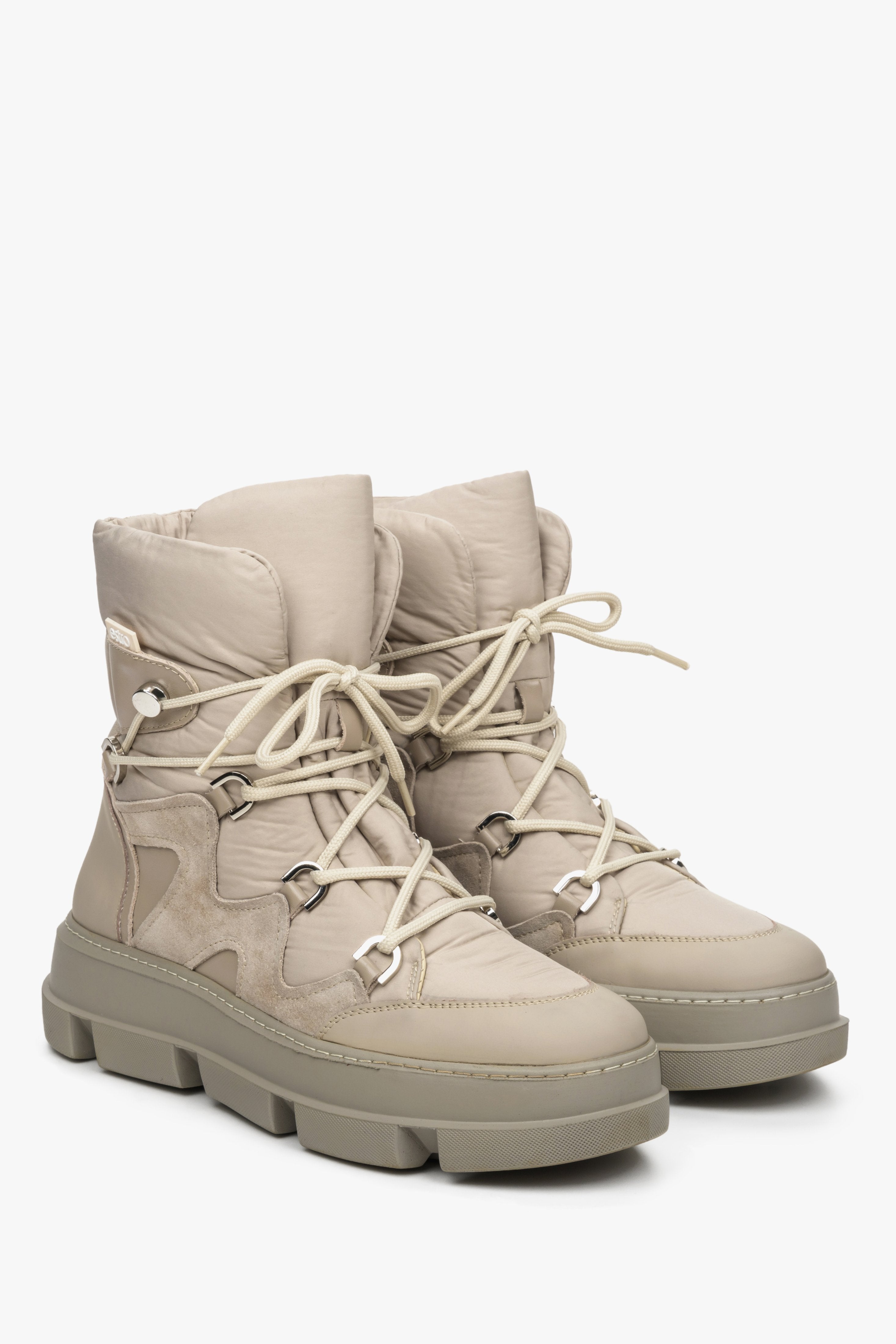 Women's beige winter snow boots with laces, Estro - front of the shoe.