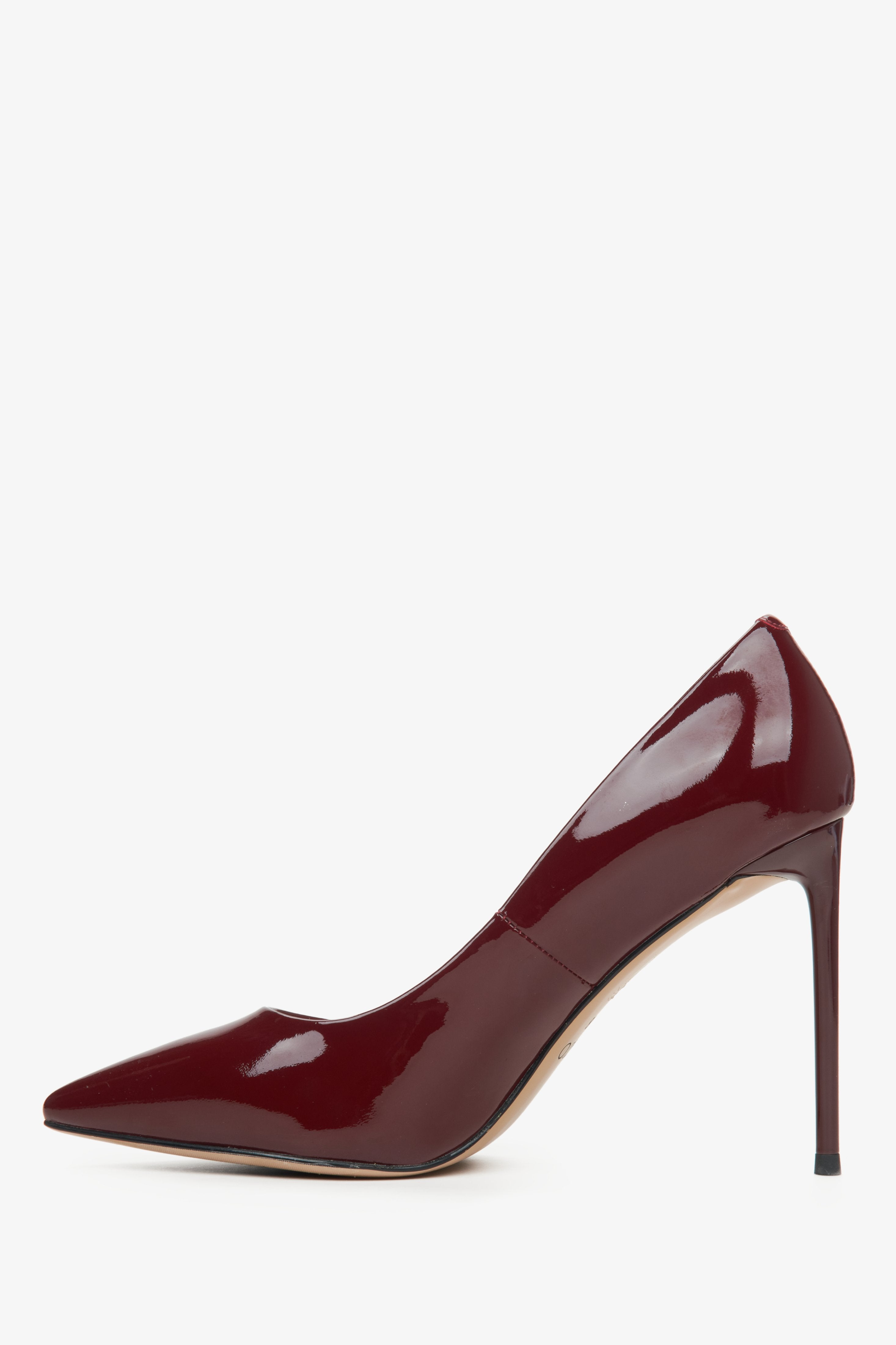 High heels made of burgundy genuine leather Estro.