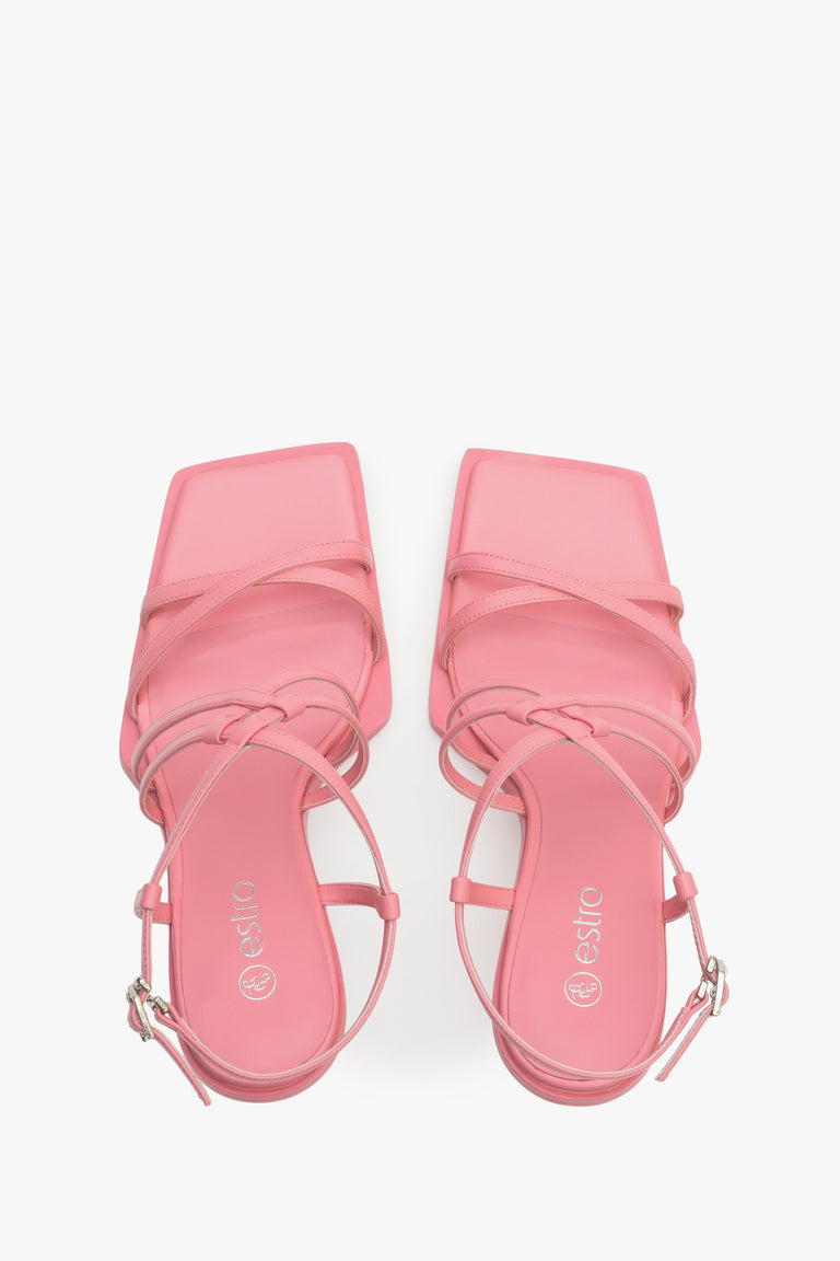 Pink leather strappy sandals with square toe - presentation from above.