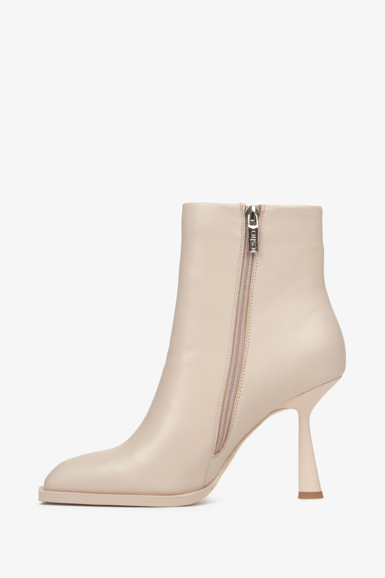 High beige women's stiletto boots by Estro.