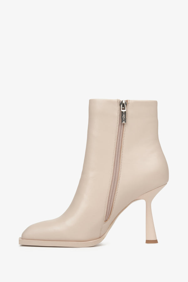 High beige women's stiletto boots by Estro.