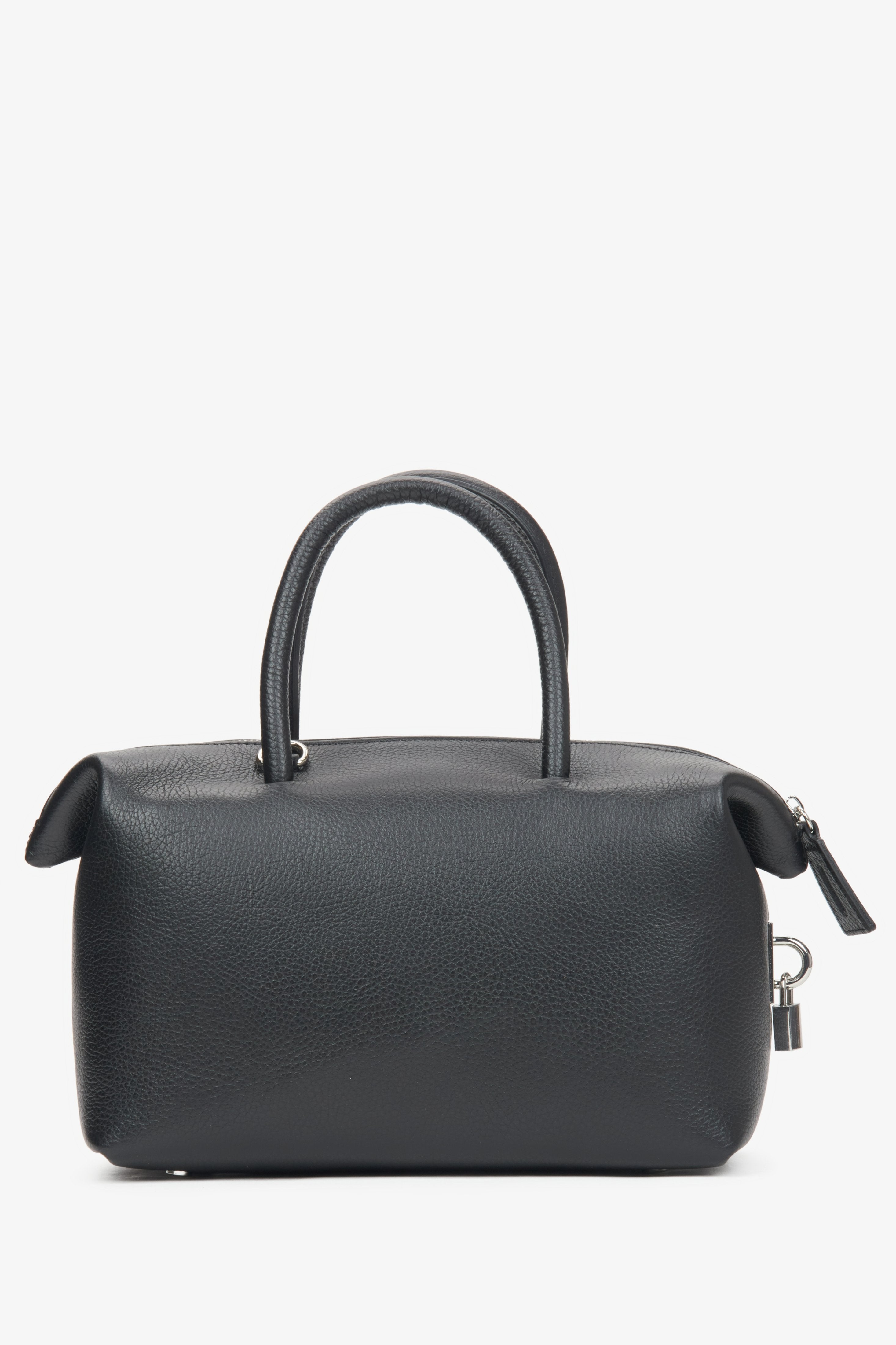 Black women's satchel handbag, crafted from premium Italian natural leather, from Estro.