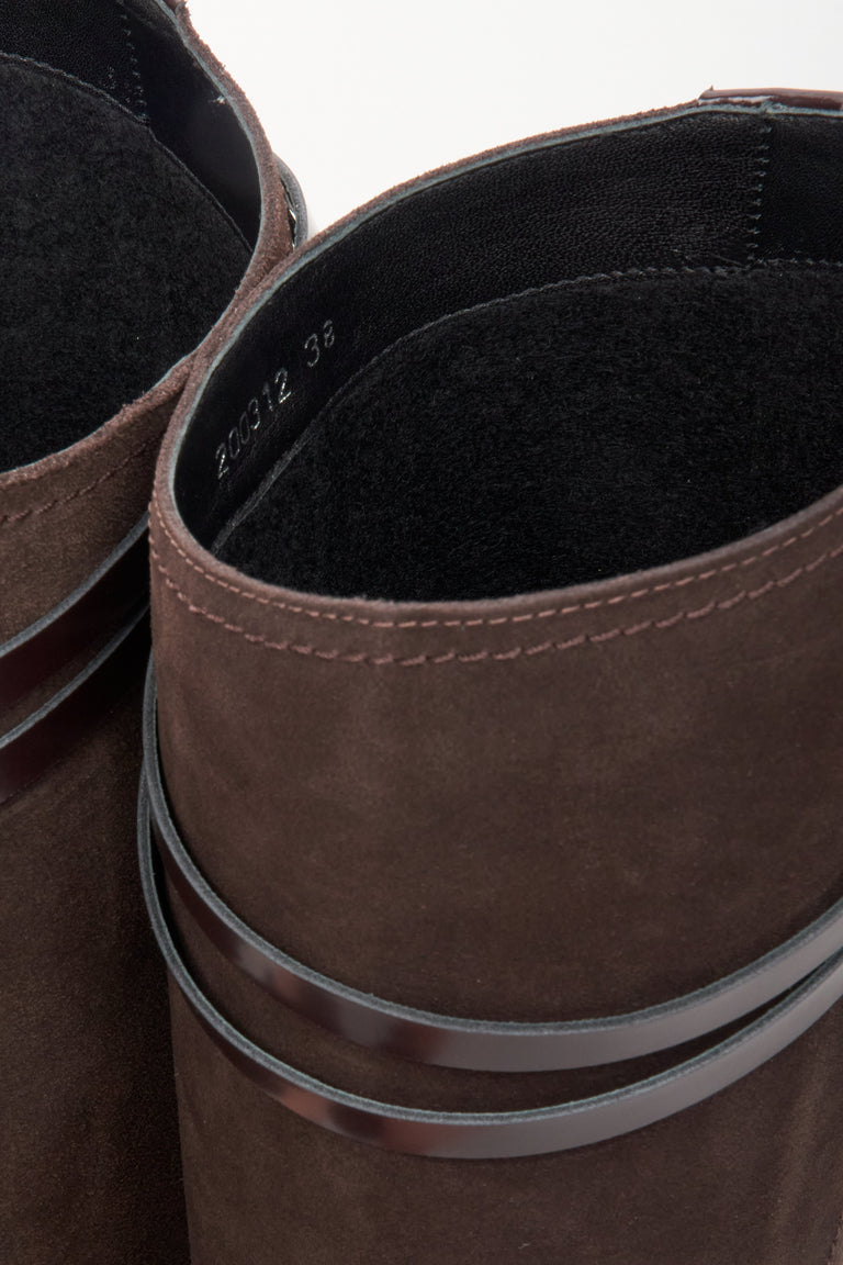 Women's dark brown boots by Estro - close-up of the interior of the model.