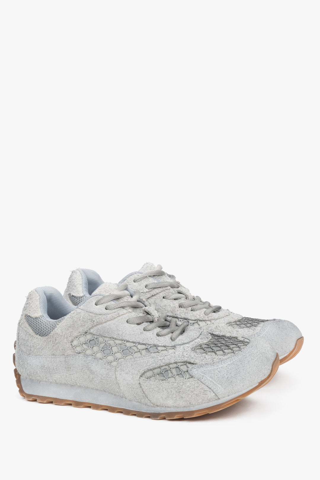 Women's grey low-top sneakers, model ES8, made with a combination of velour and textile.