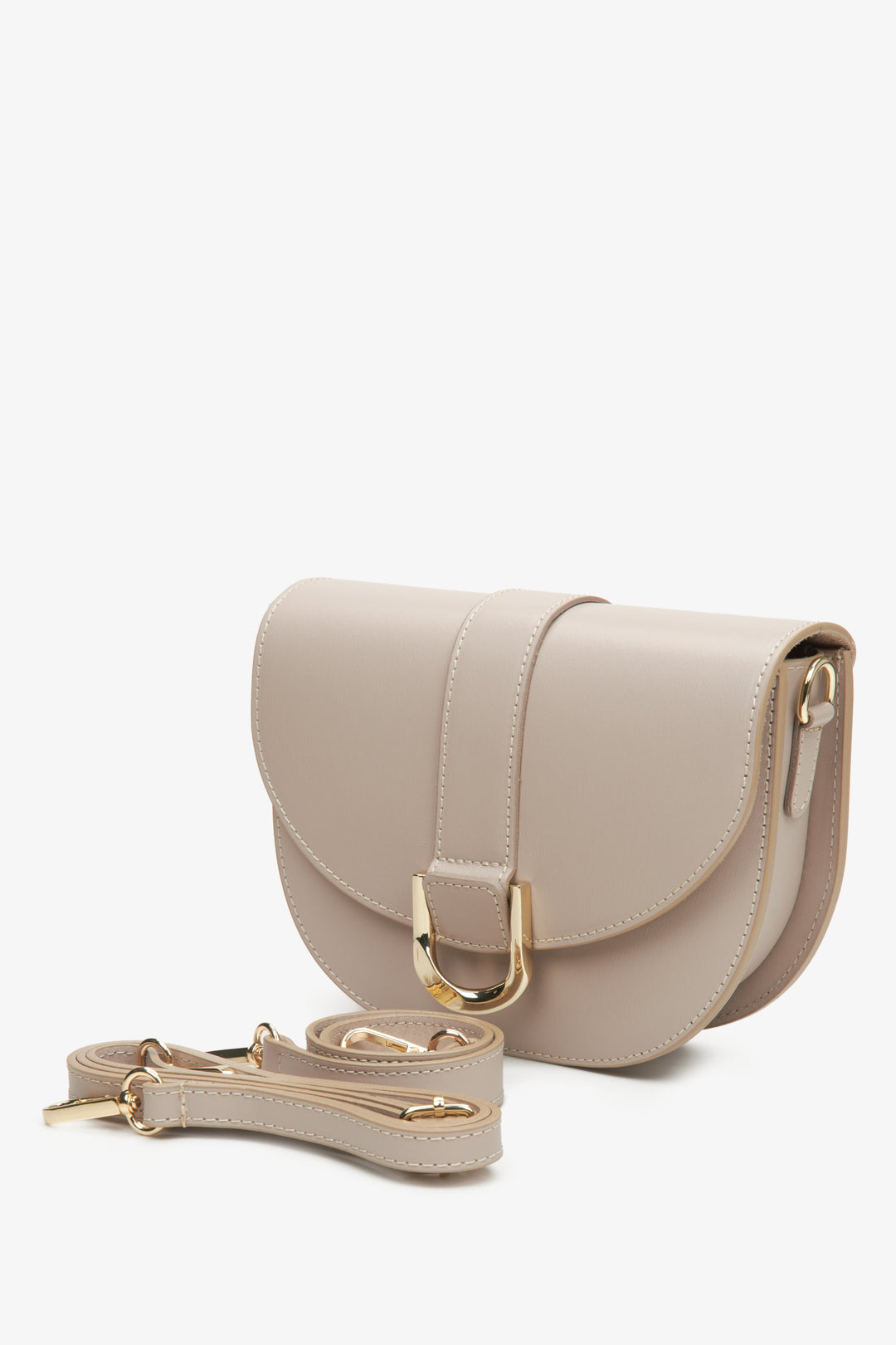 Estro women's beige leather crescent-shaped handbag.