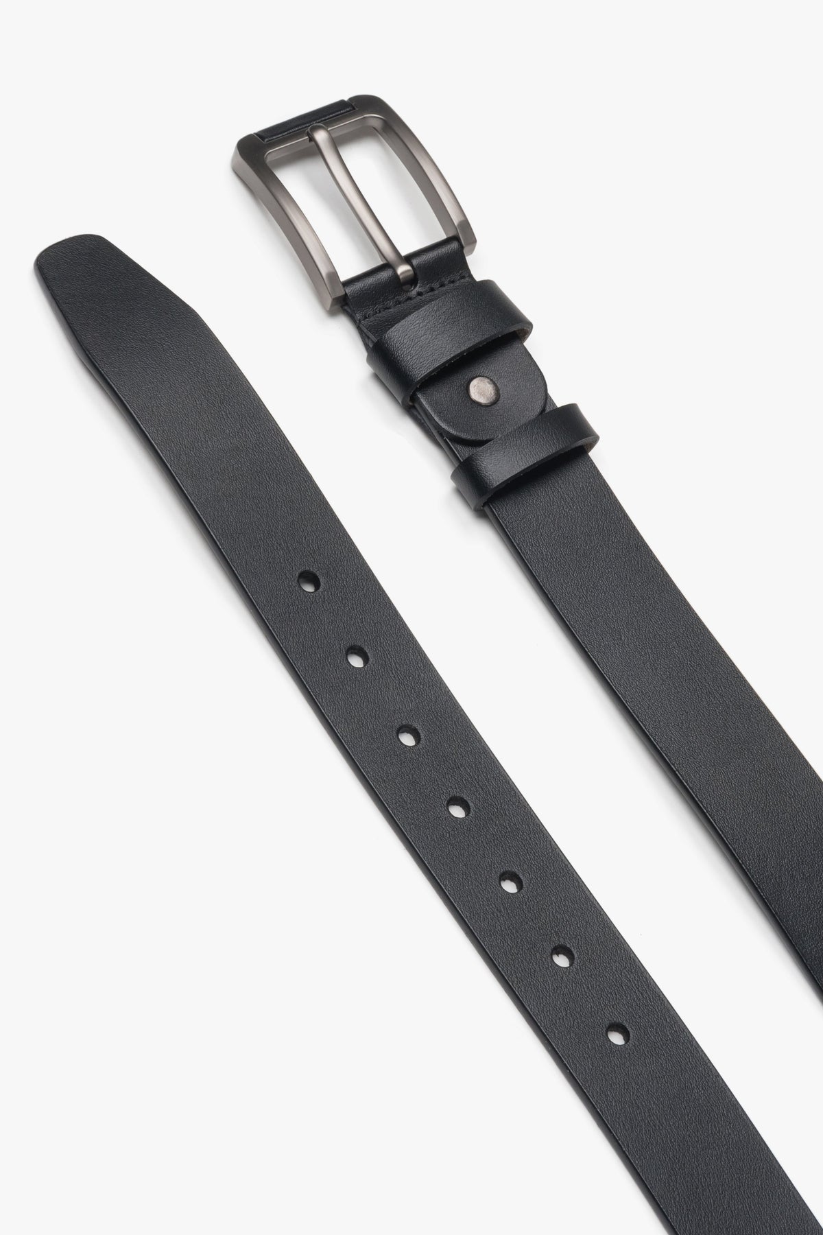 Classic men's black belt by estro, made of genuine leather – a blend of timeless design, premium quality, and elegant silver hardware