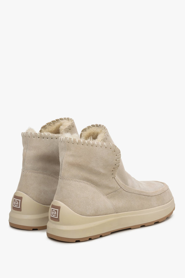 Women's beige suede snow boots - shoe sideline.