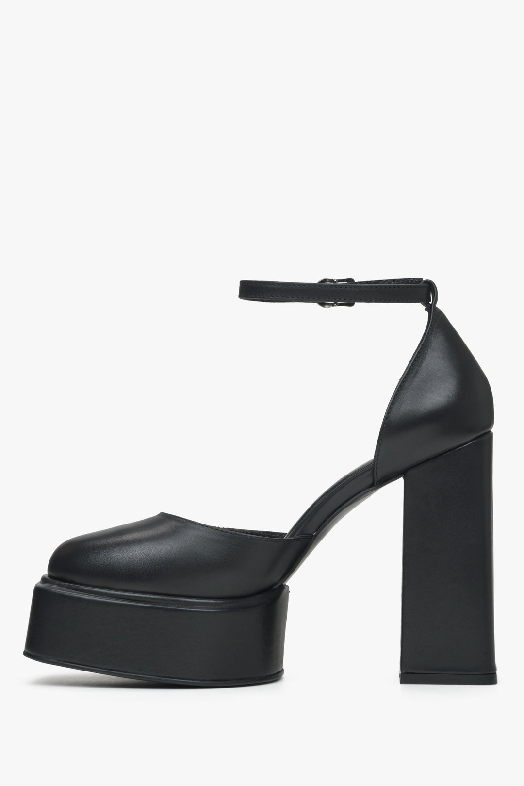 Women's leather platform sandals in black Estro.