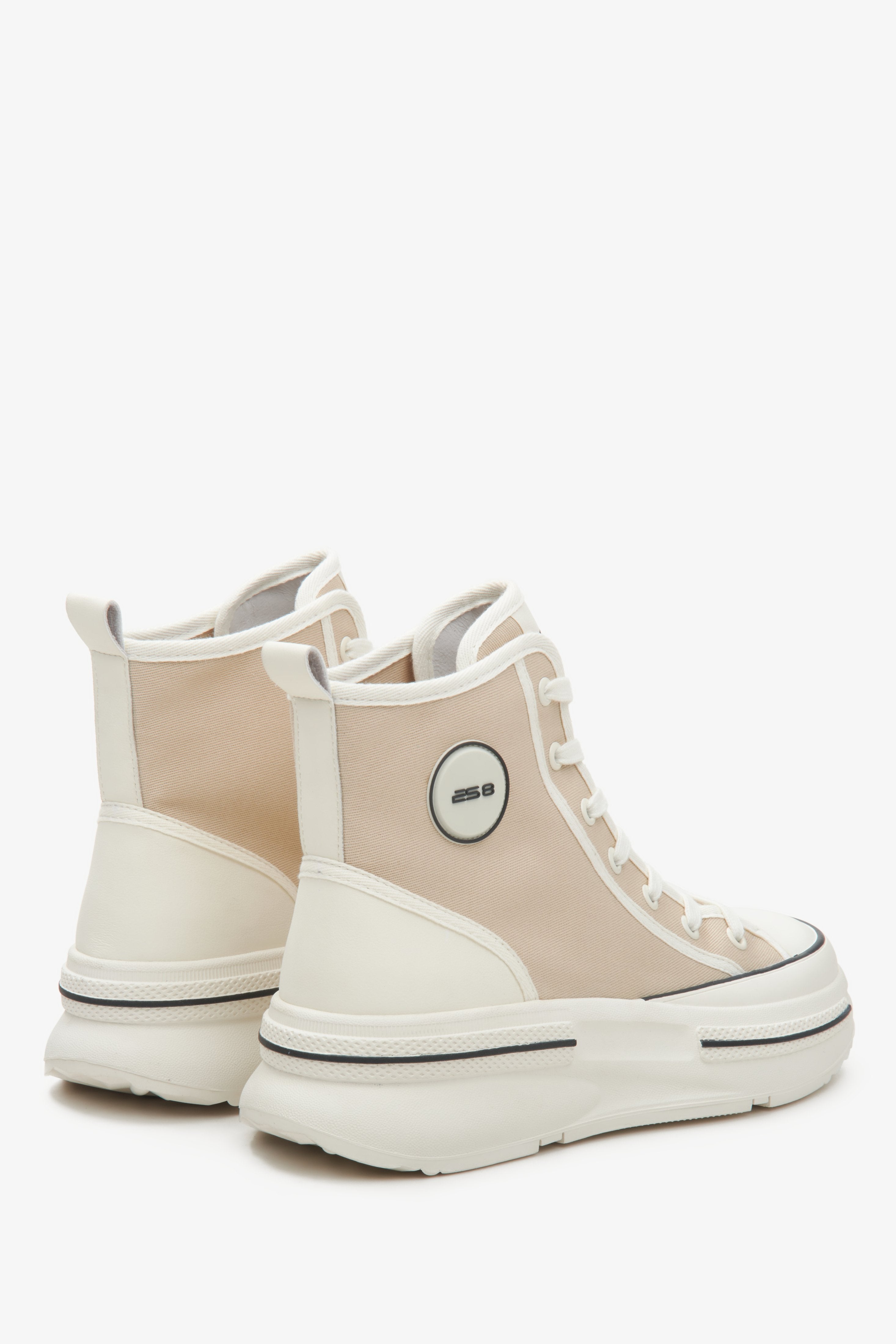 Women's textile beige high-top sneakers ES8 - close-up on the heel and side of the shoes.