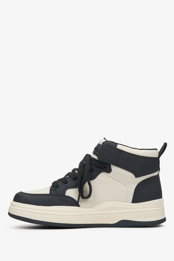 Leather high-top women's sneakers by Estro in beige-black color: shoe profile.