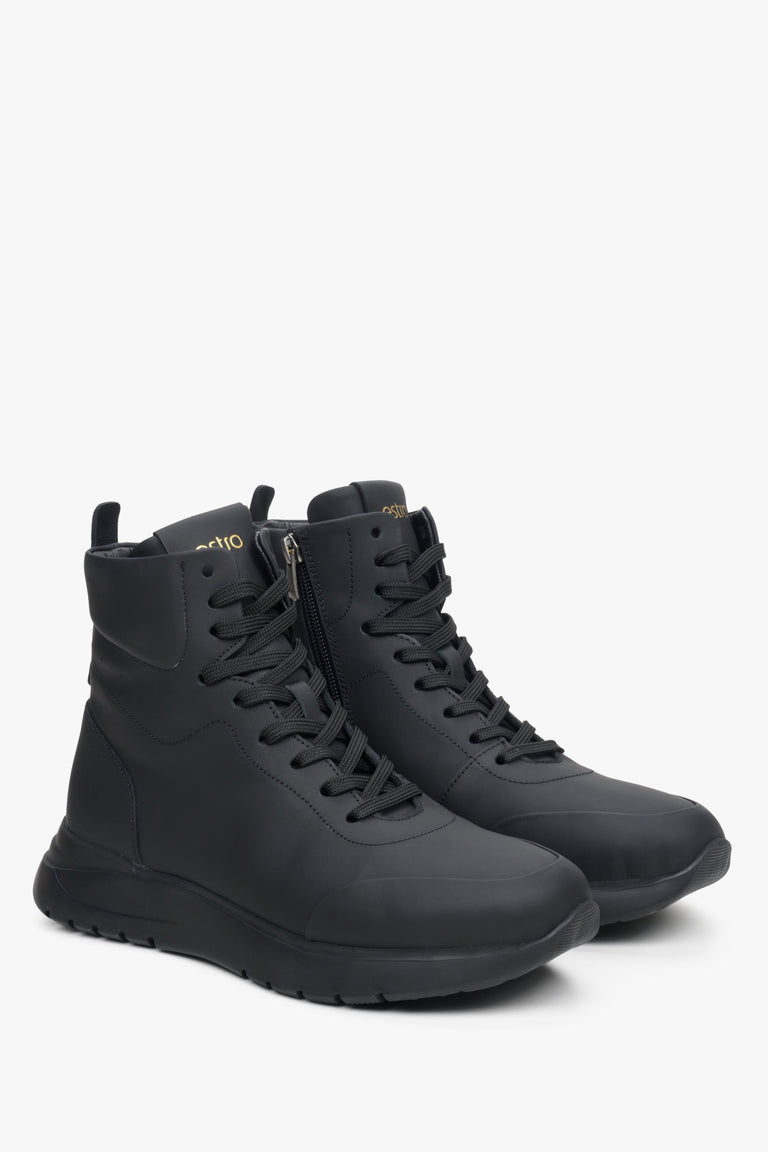 Women's black high-top sneakers made of genuine leather by Estro.