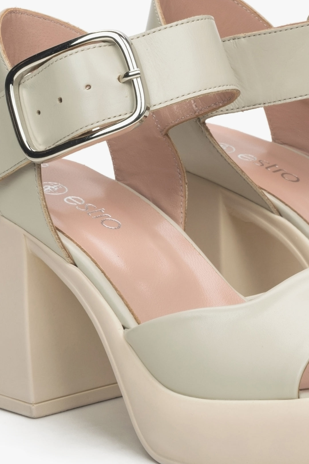 Women's beige-grey sandals with a stable heel by Estro - close-up on the detail.