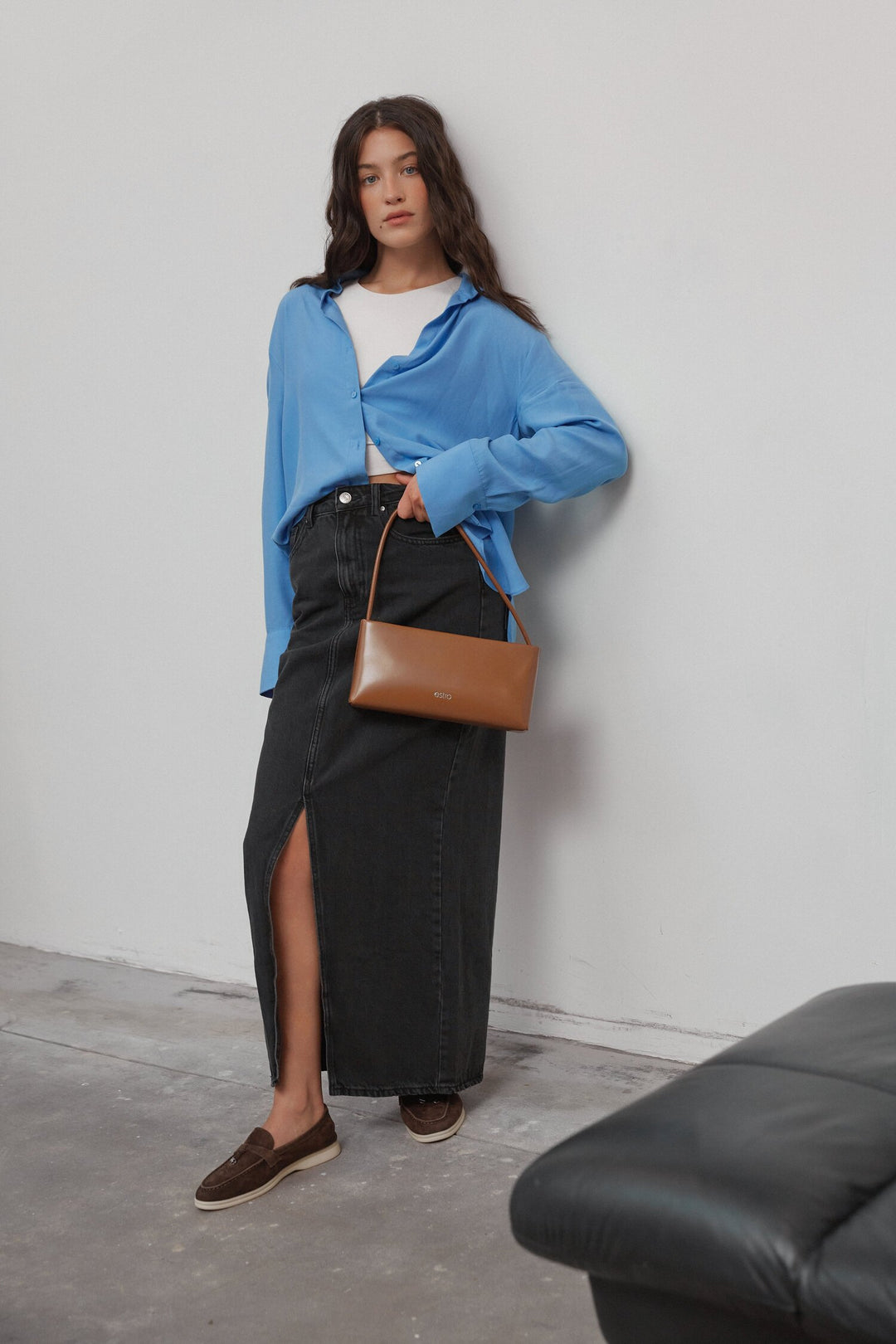 Women's brown leather handbag Estro - fully-stylized model.