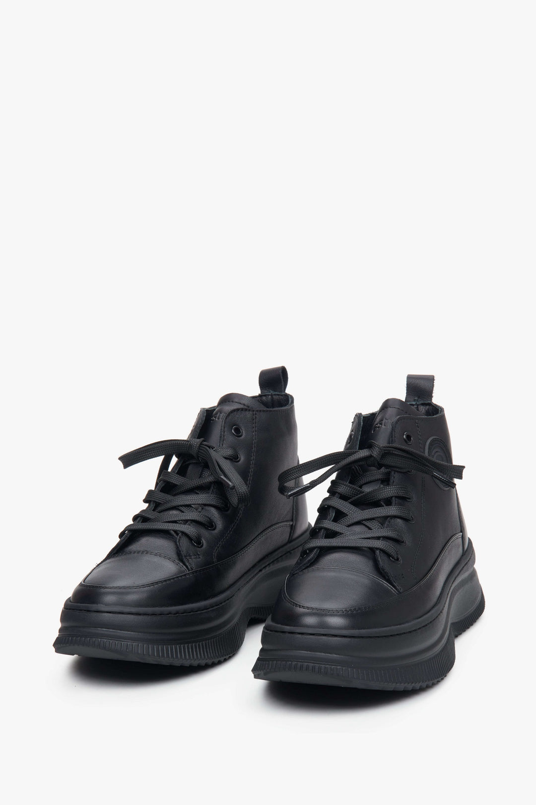 Women's black sneakers made iof genuine leather Estro.