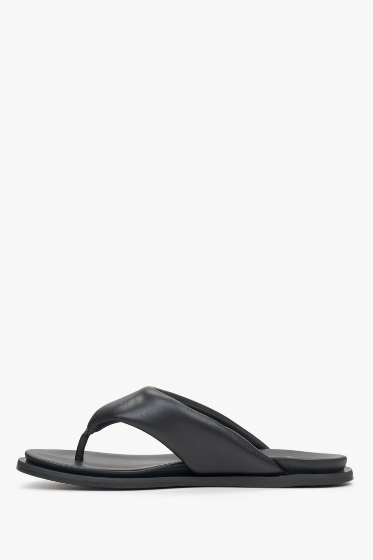 Estro black leather women's slide sandals - shoe profile.