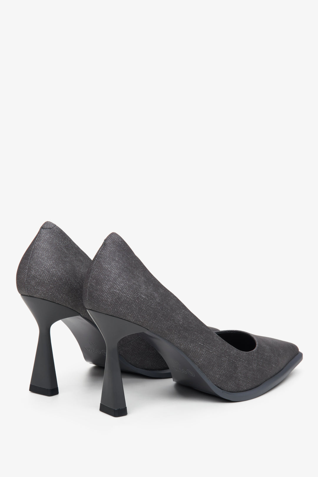 Women's dark grey denim pumps by Estro - close-up on the heel and side line of the shoes.
