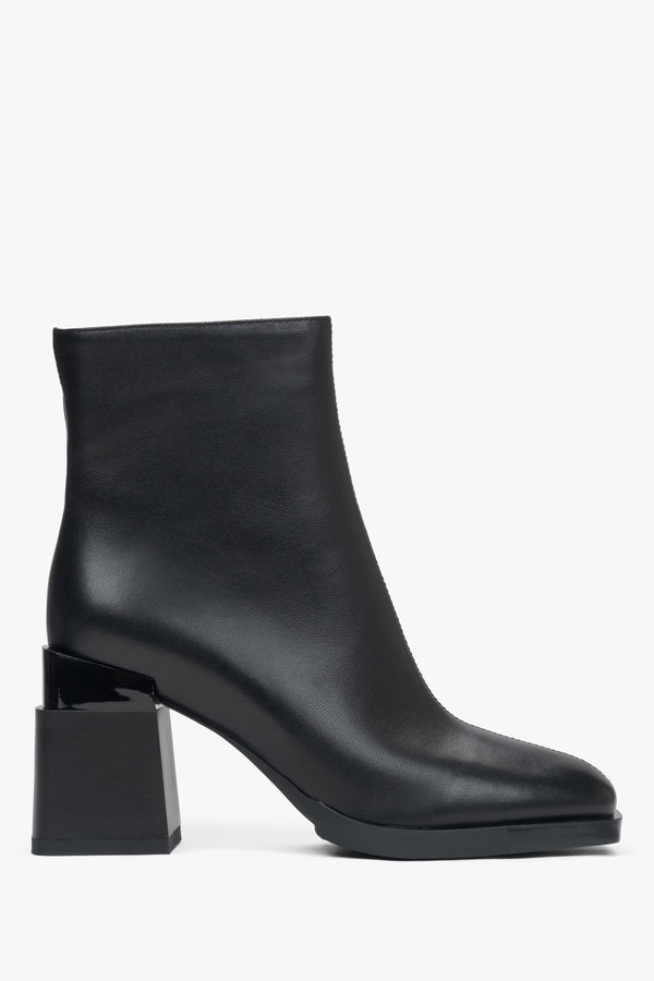 Women's Black Ankle Boots made of Genuine Leather with a Block Heel and Light Insulation Estro ER00115875.