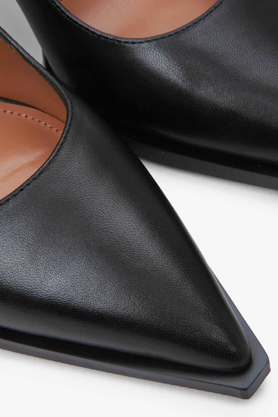Women's black leather  pumps by Estro - close-up on detail.