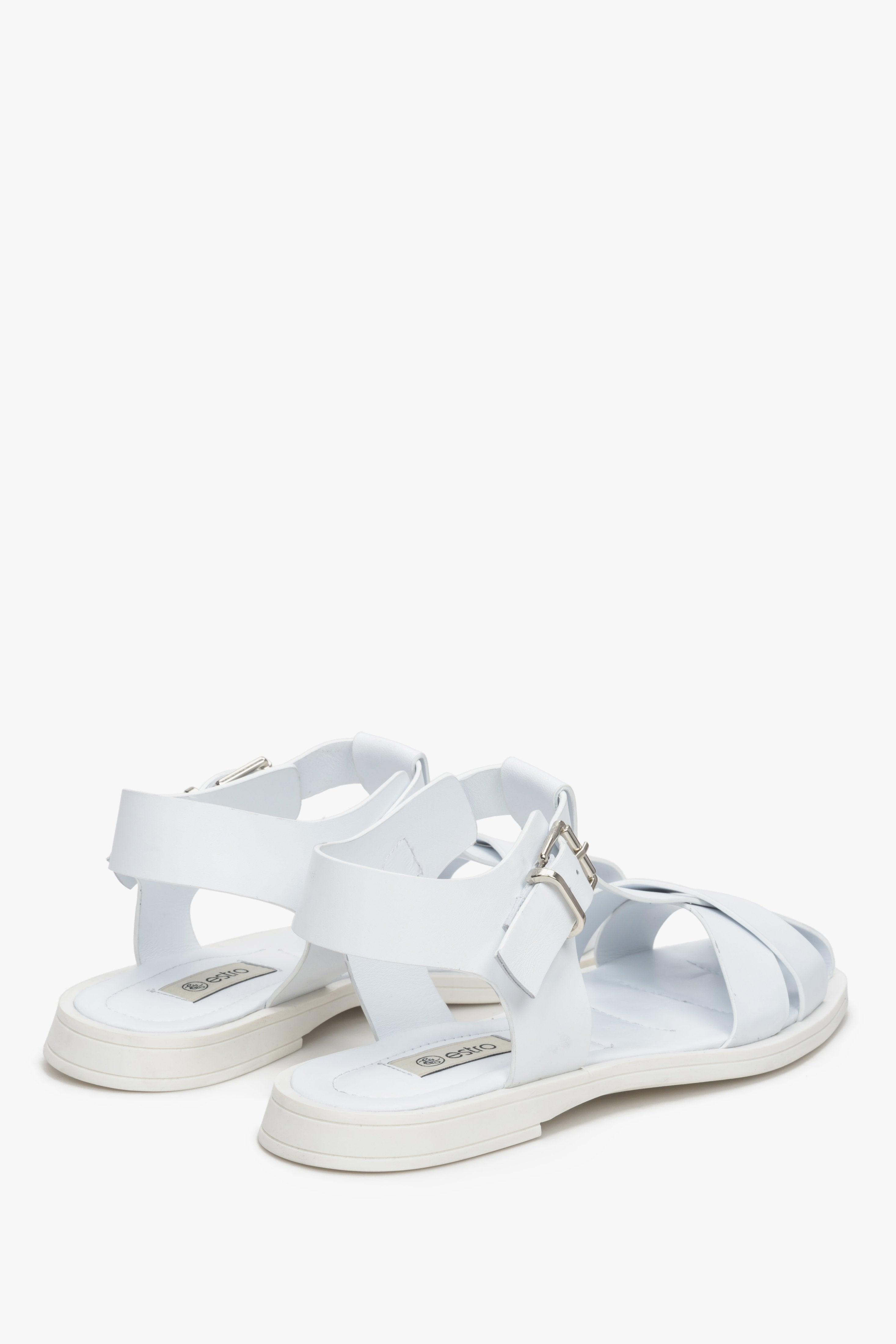 White women's thick strap sandals Estro made of natural leather.