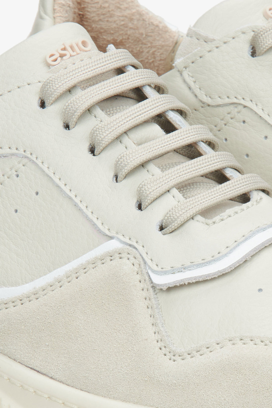 Estro women's beige sneakers - close-up on details.