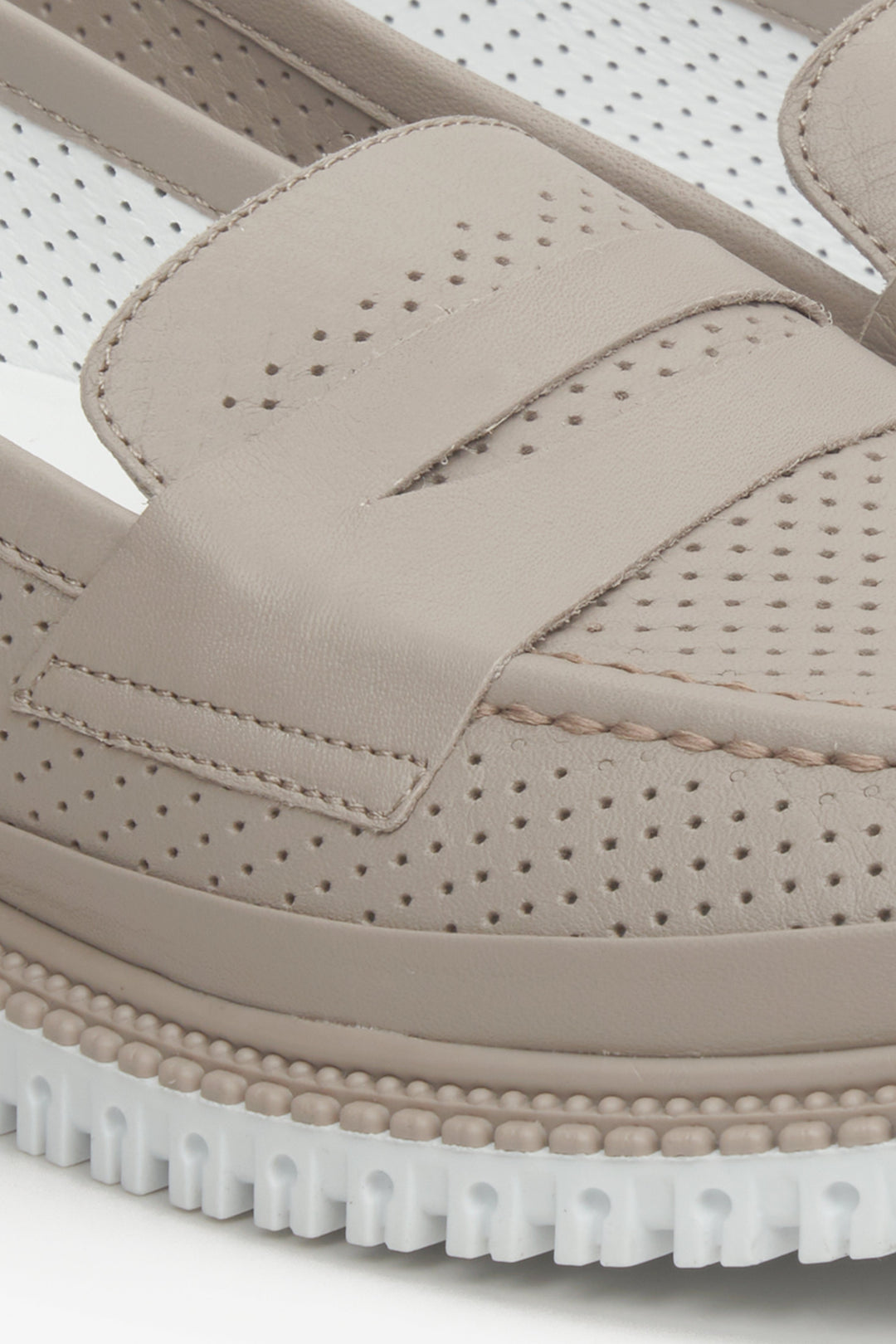 Estro beige women's loafers - close up on details.