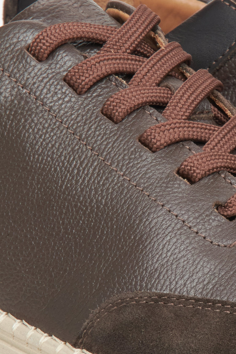 Estro brown men's sneakers - close-up of the details.