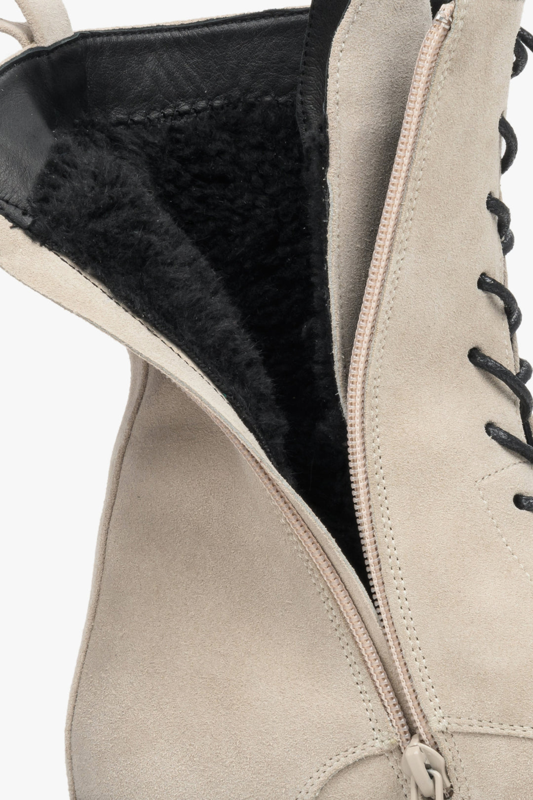 Women's winter boots made of beige velour Estro - close-up of the shoe sole.