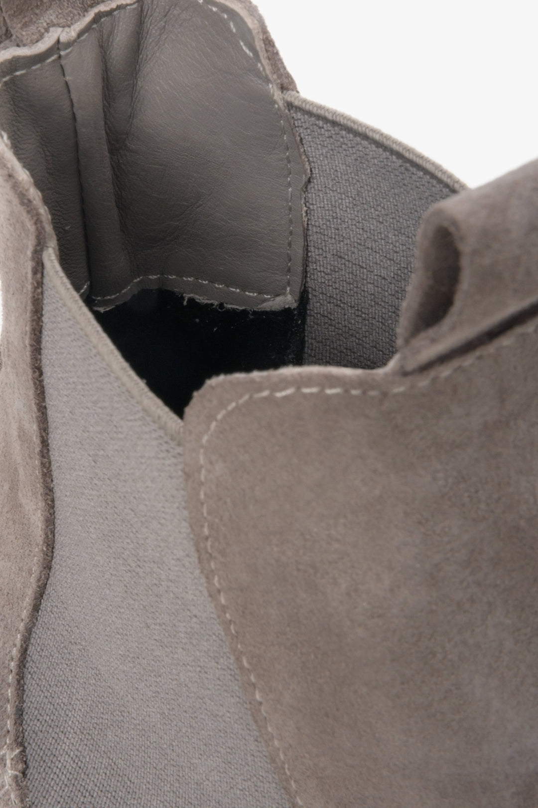 Women's grey suede Chelsea boots Estro - a close-up on details.