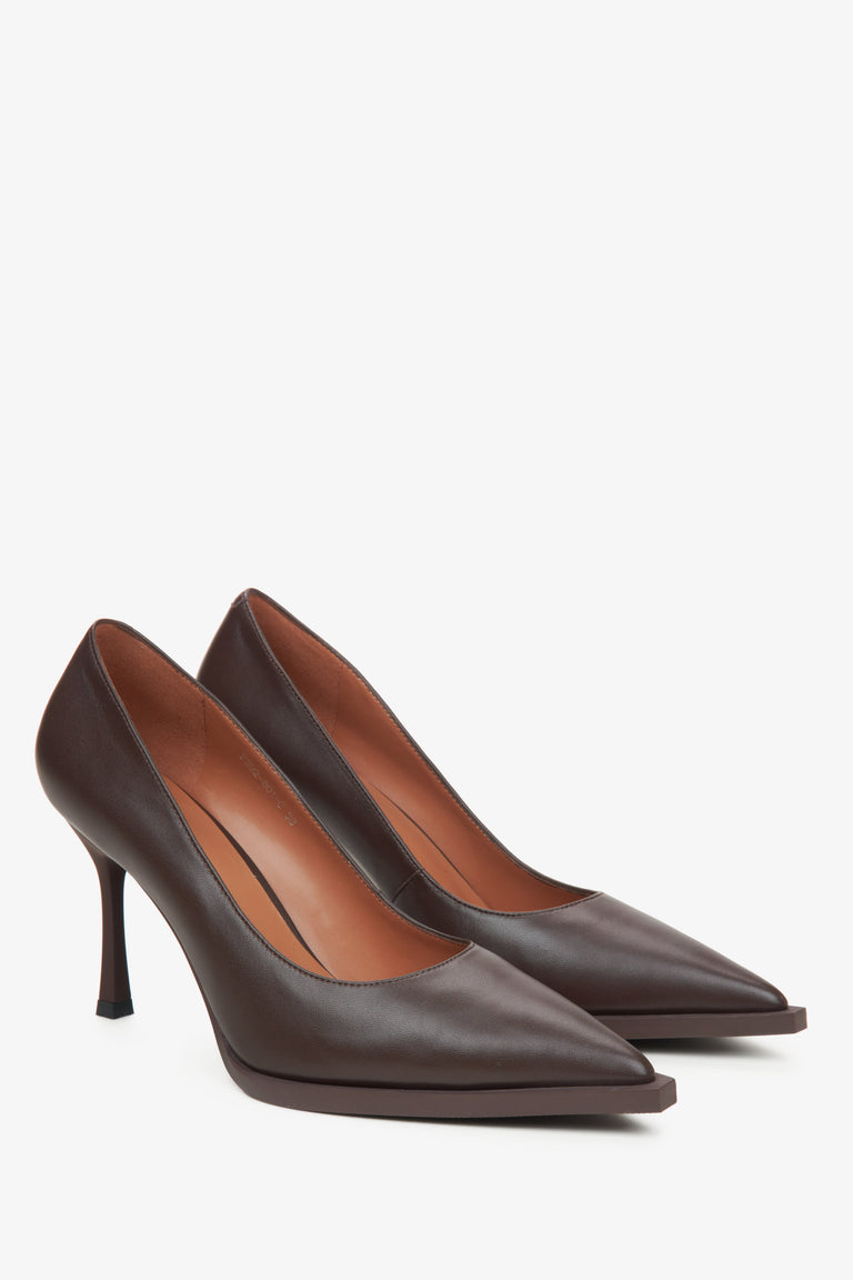 Estro women's dark brown leather stiletto pumps.