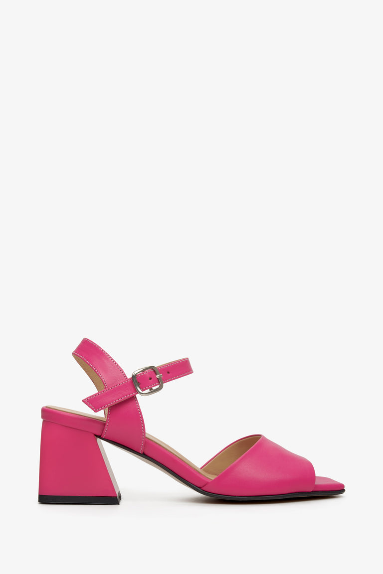 Women's pink leather summer heeled sandals by Estro - presentation of the shoe profile.