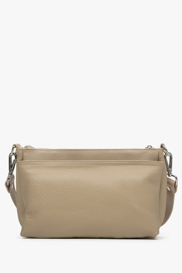 Women's beige Estro crossbody bag made from genuine leather with a zipper.