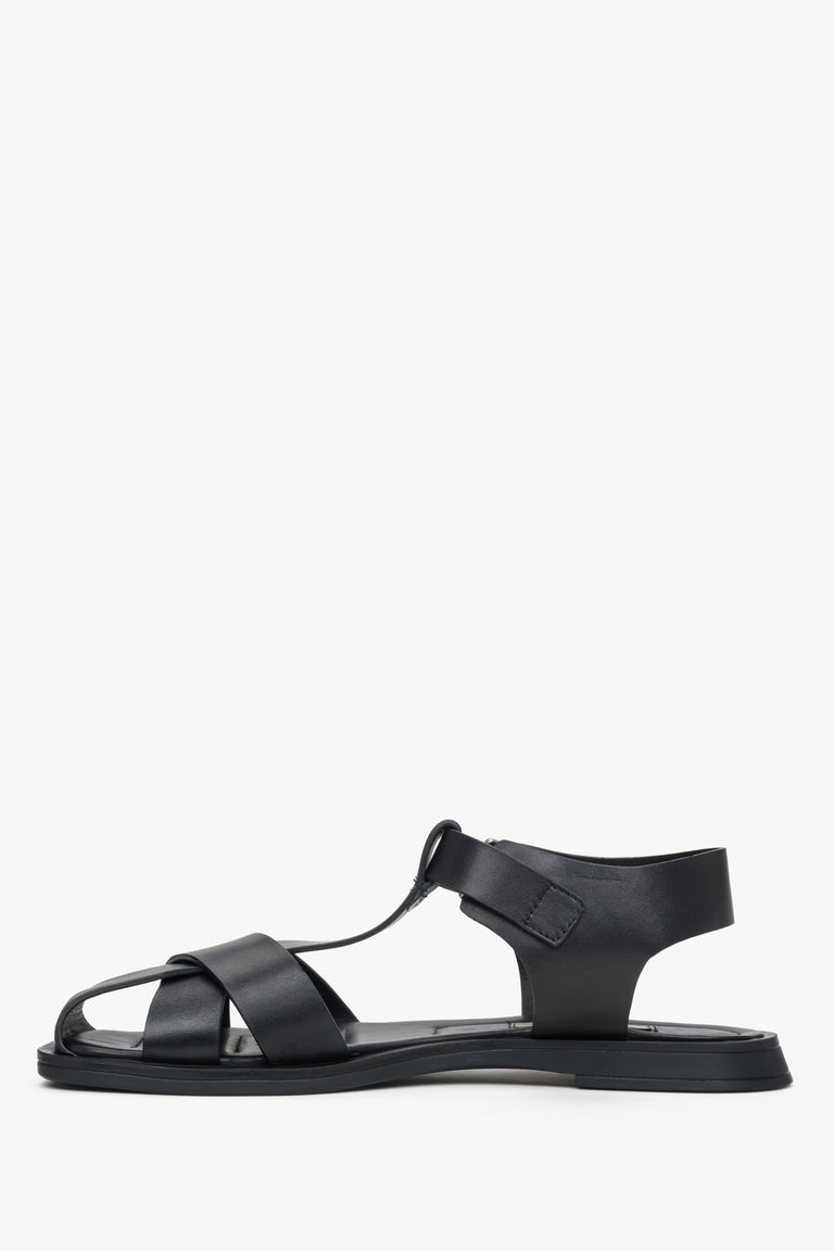 Black women's flat sandals made of thick straps Estro.