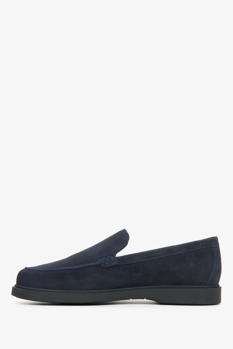 Dark blue velour men's moccasins Estro - side profile of the shoe.