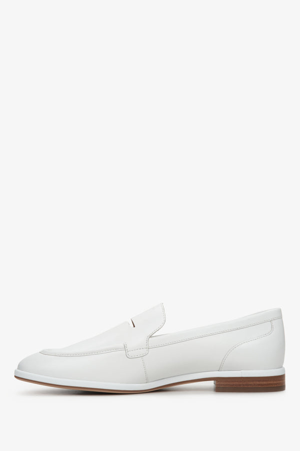 Estro white leather women's moccasins - presentation of the shoe profile.