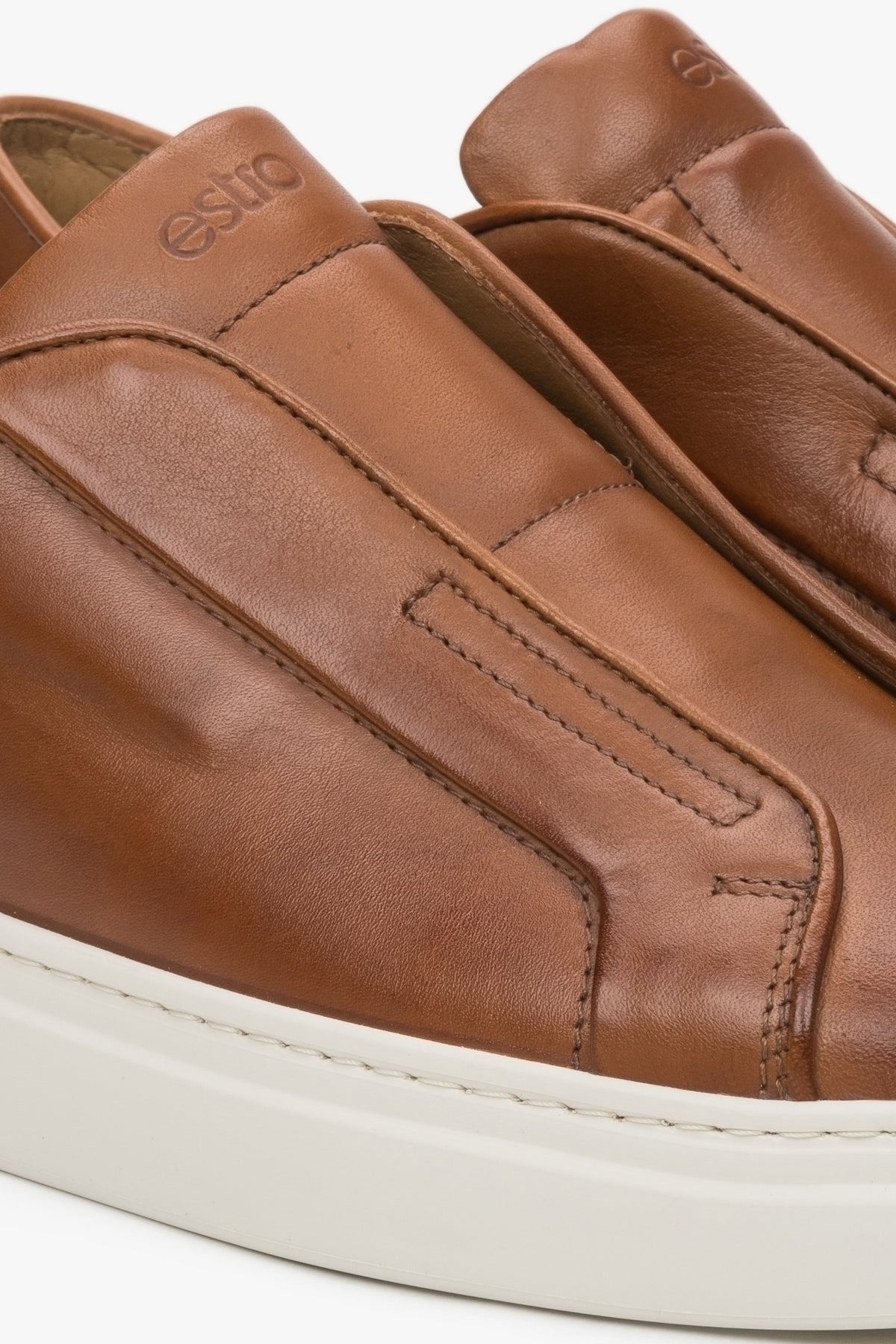 Brown men's sneakers by Estro – a combination of Italian genuine leather, trendy design, and a flexible sole.