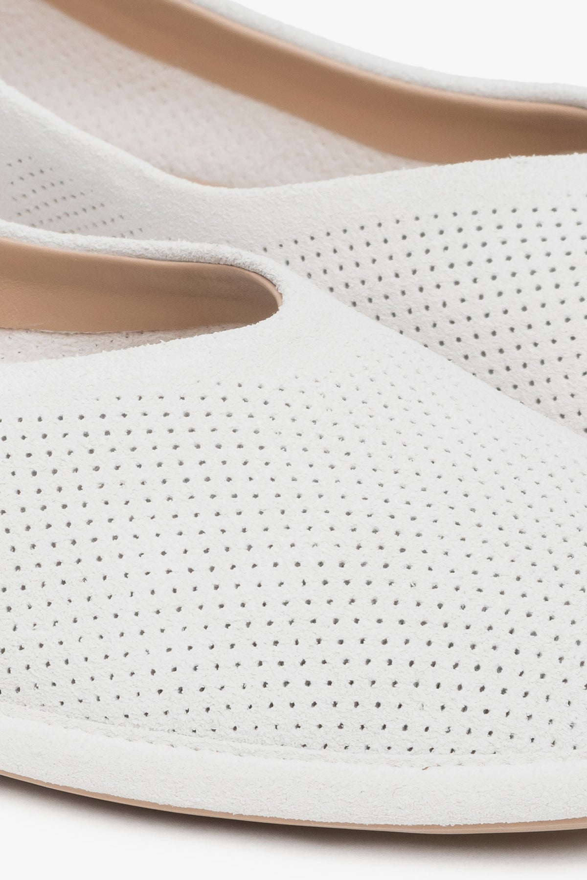 White velour women's ballet flats by Estro – close-up on the details.