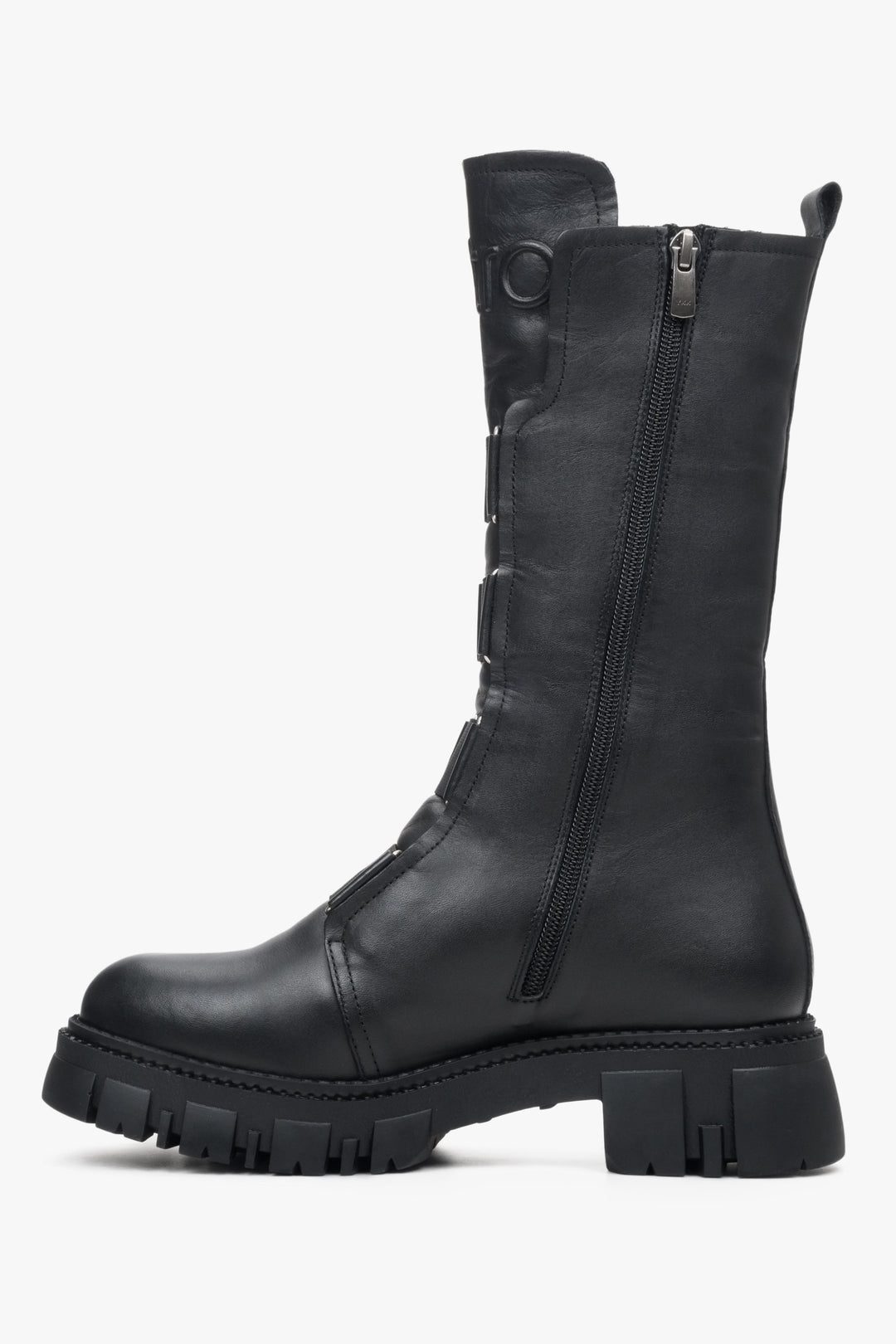 High black leather women's boots by Estro with an elastic insert - shoe profile.