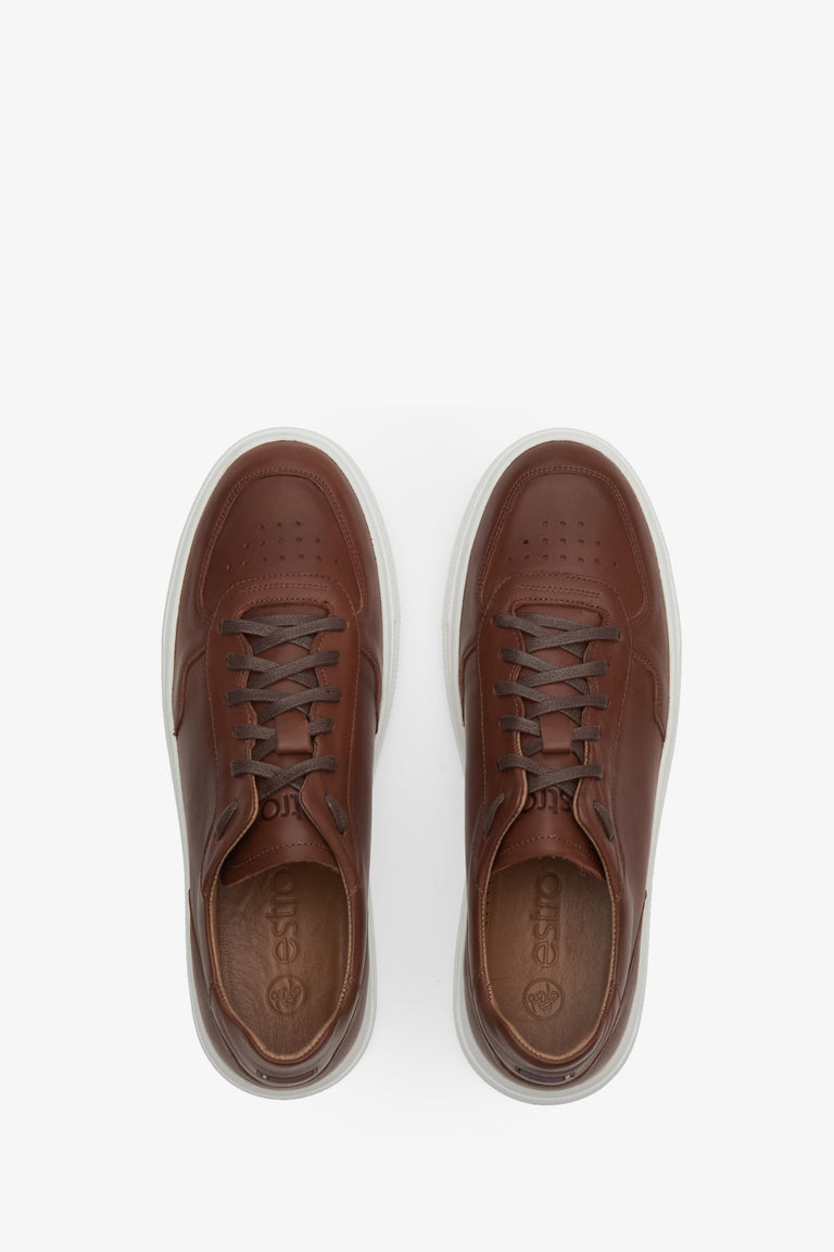 Spring-autumn men's Estro sneakers made of genuine leather in brown - presentation of the footwear from the toe.