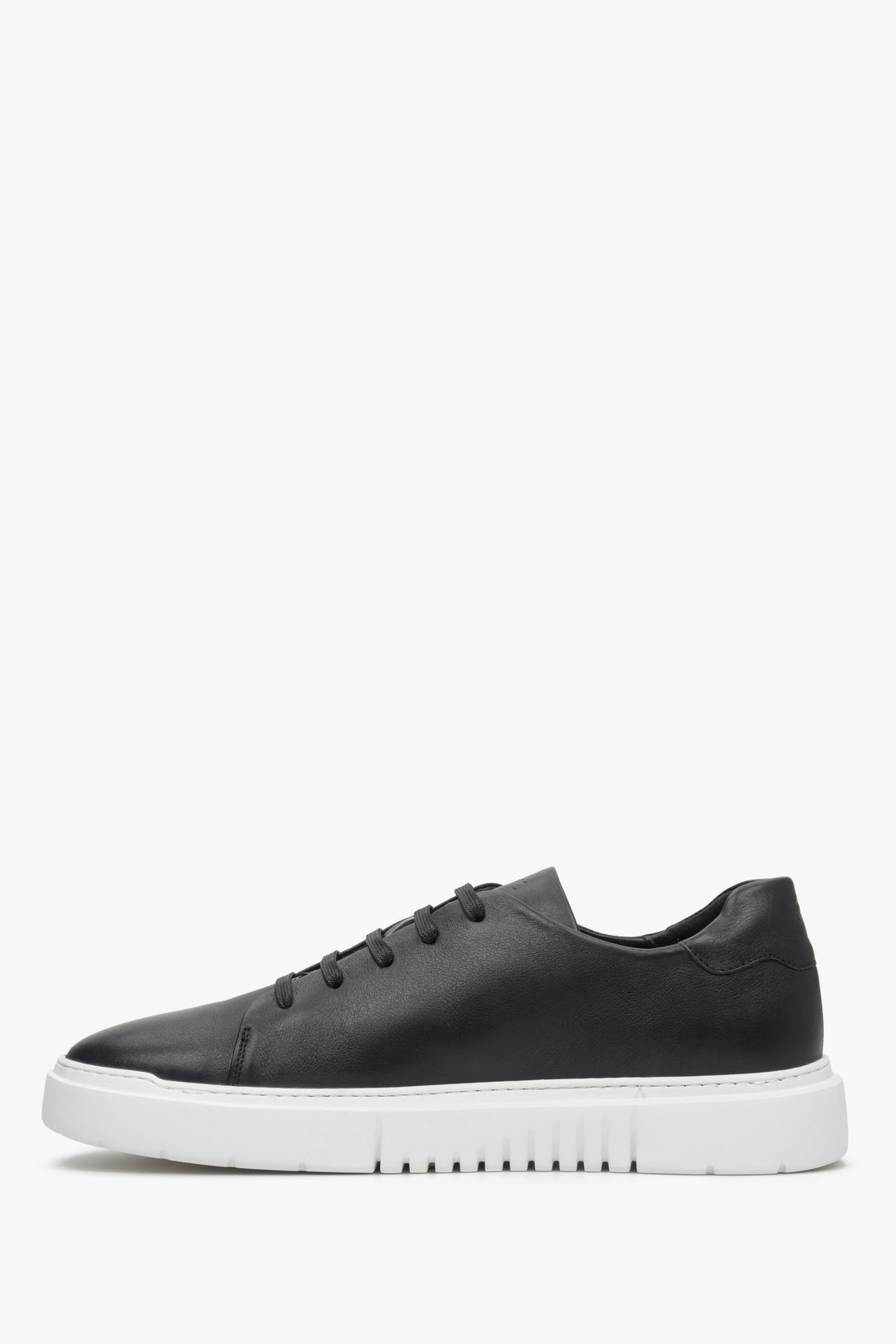 Men's black lace-up sneakers by Estro - shoe profile.