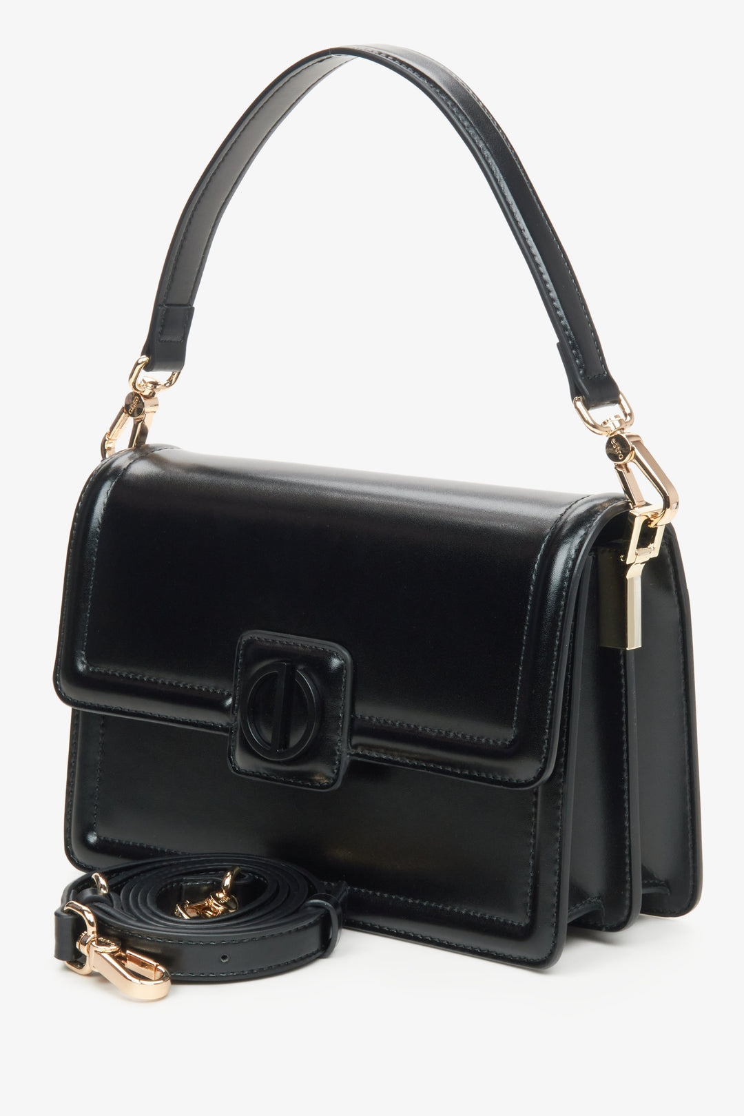 Women's black leather shoulder bag by Estro.