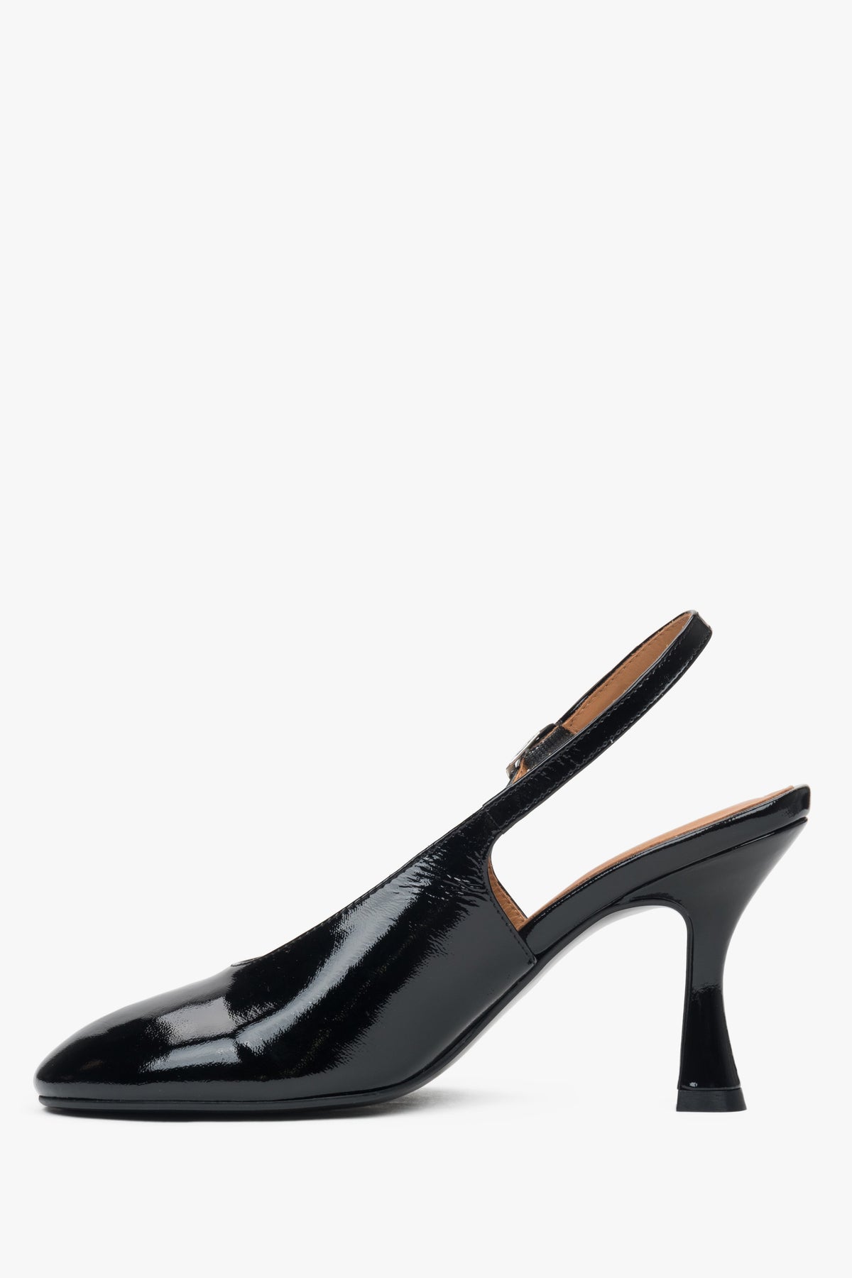 Black heeled slingbacks made of Italian patent leather – Premium Estro model.