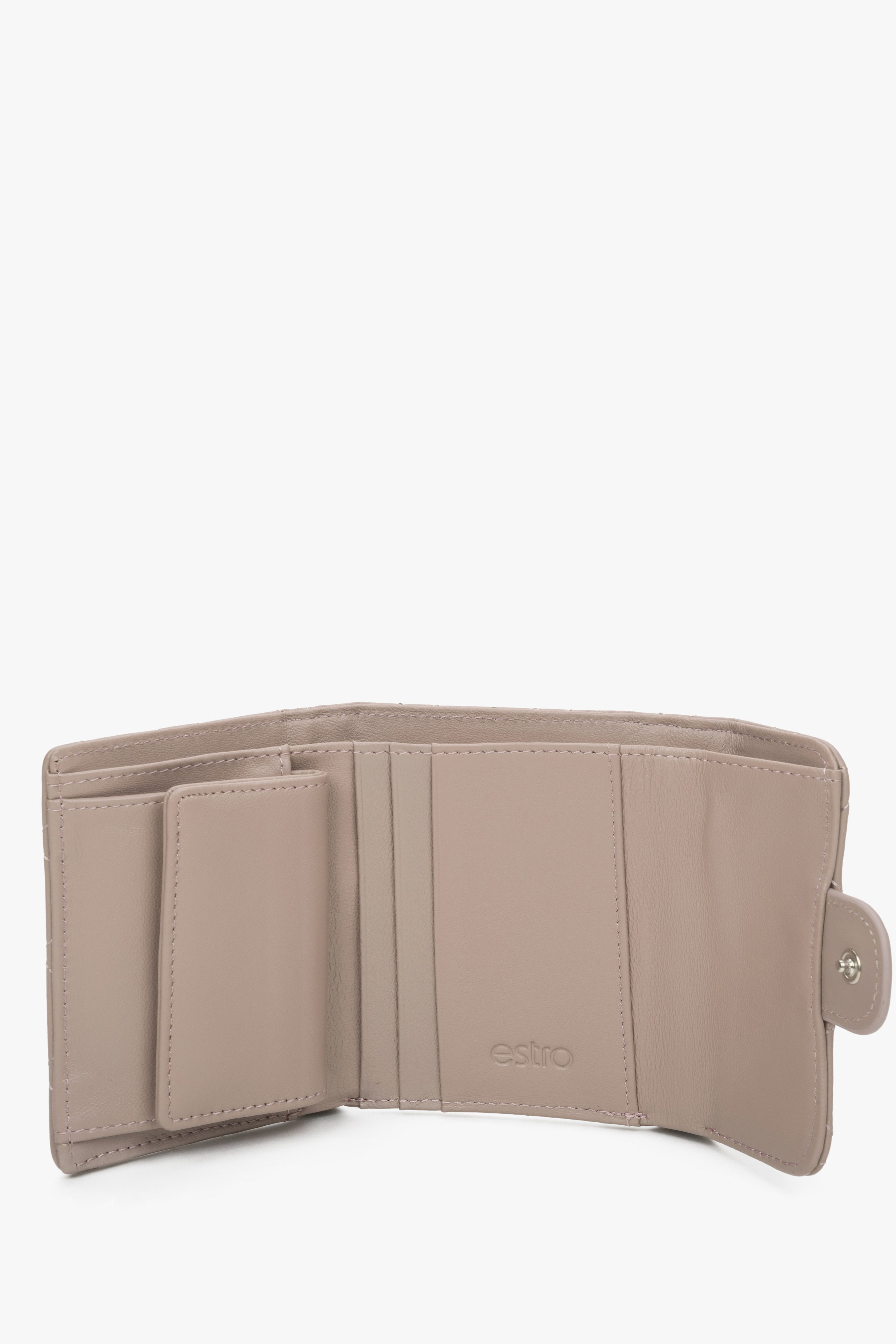 A light pink handy women's wallet with Estro embossing - interior.