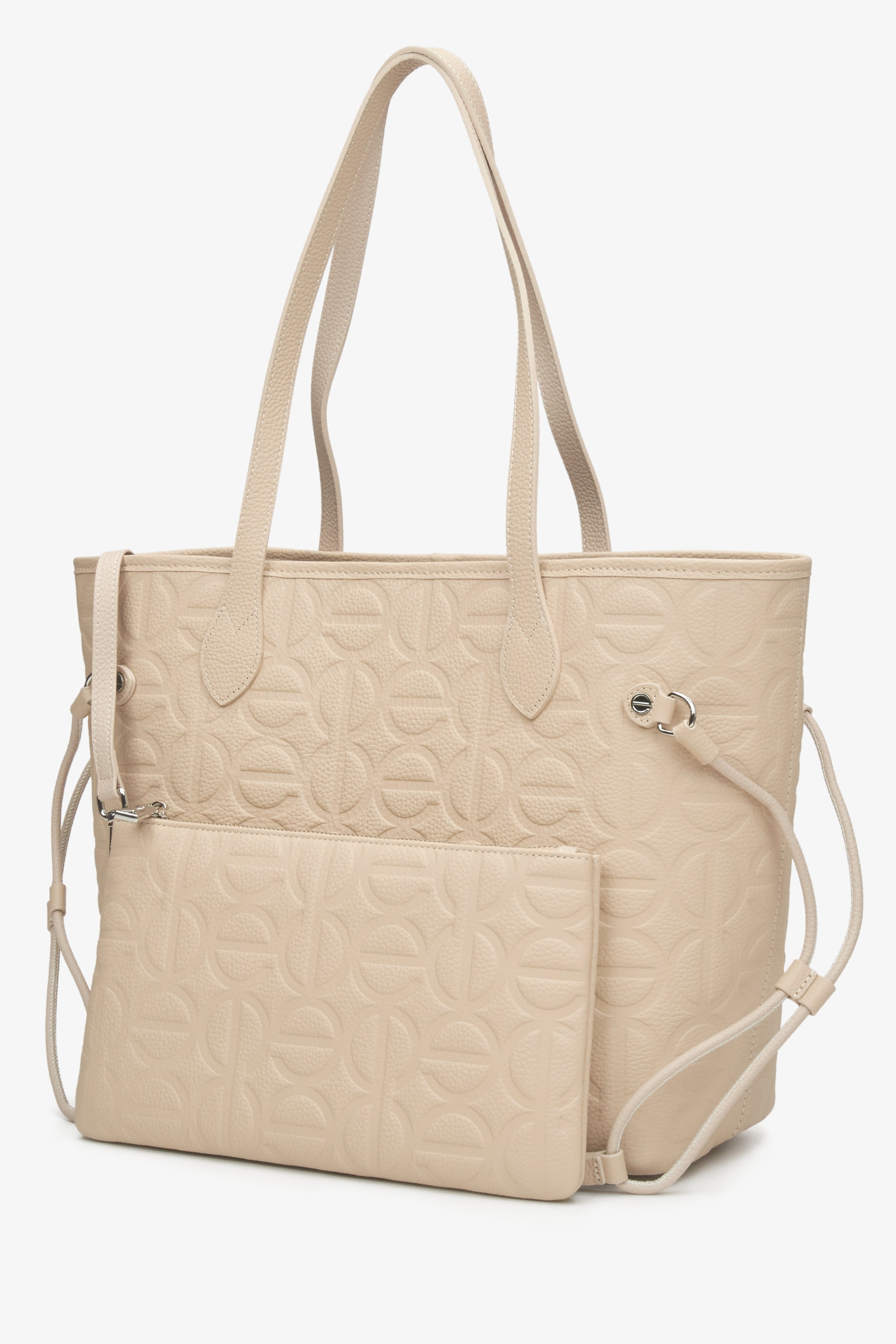 Women's beige Estro shopper bag.