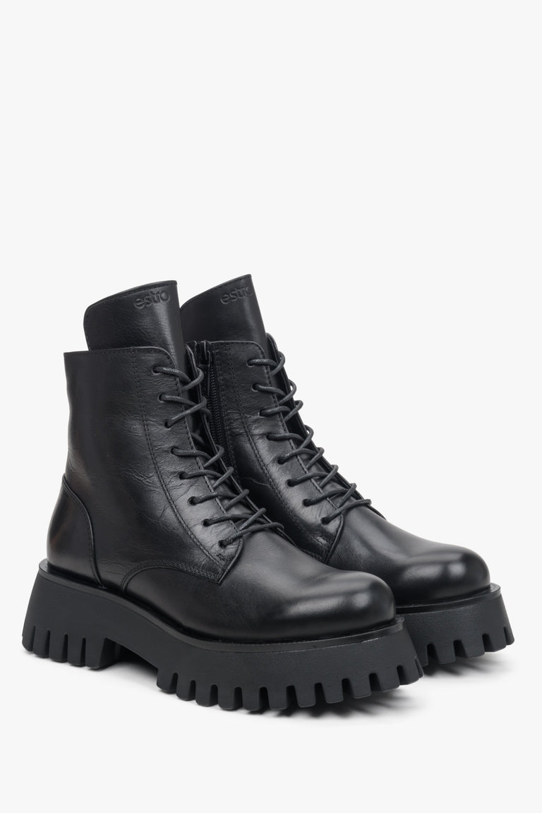 Leather women's black boots for Fall by Estro.