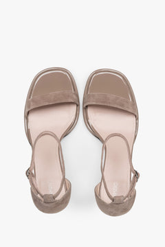 Classic beige Estro women's sandals made of genuine leather – perfect for summer evenings, with an elegant heel that adds sophistication.